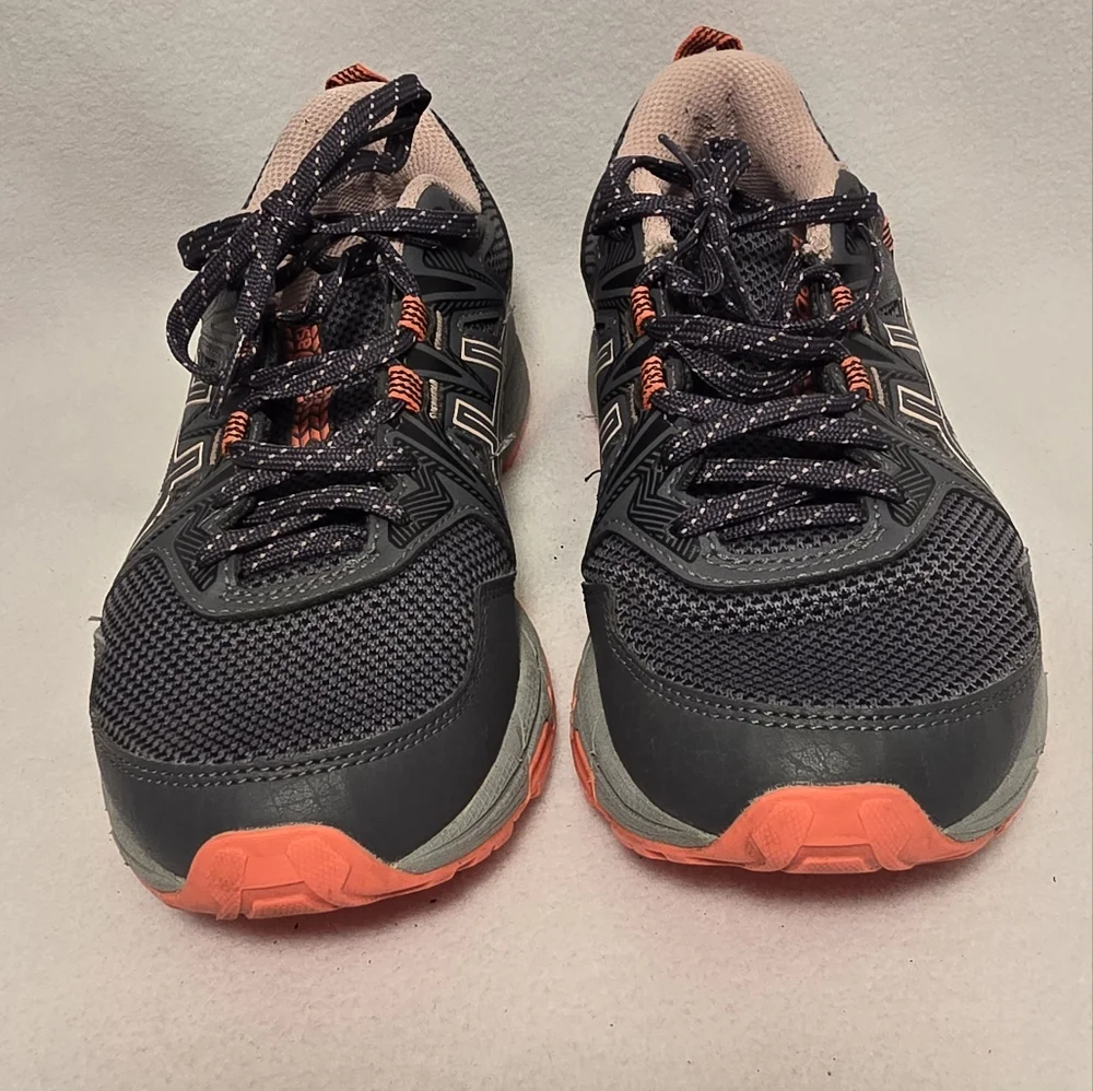Asics Gel-venture 8 Running Shoes. 7.5